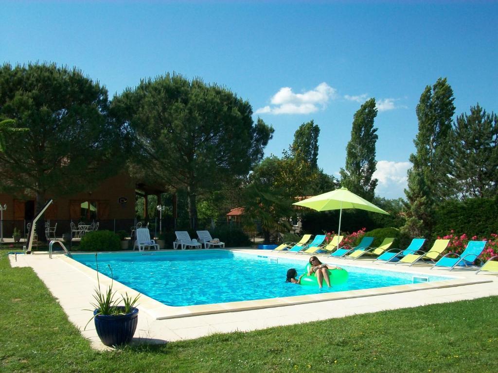 Les Chalets Des Mousquetaires Mirepoix  エクステリア 写真