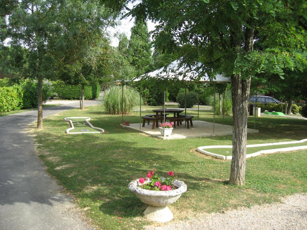 Les Chalets Des Mousquetaires Mirepoix  エクステリア 写真